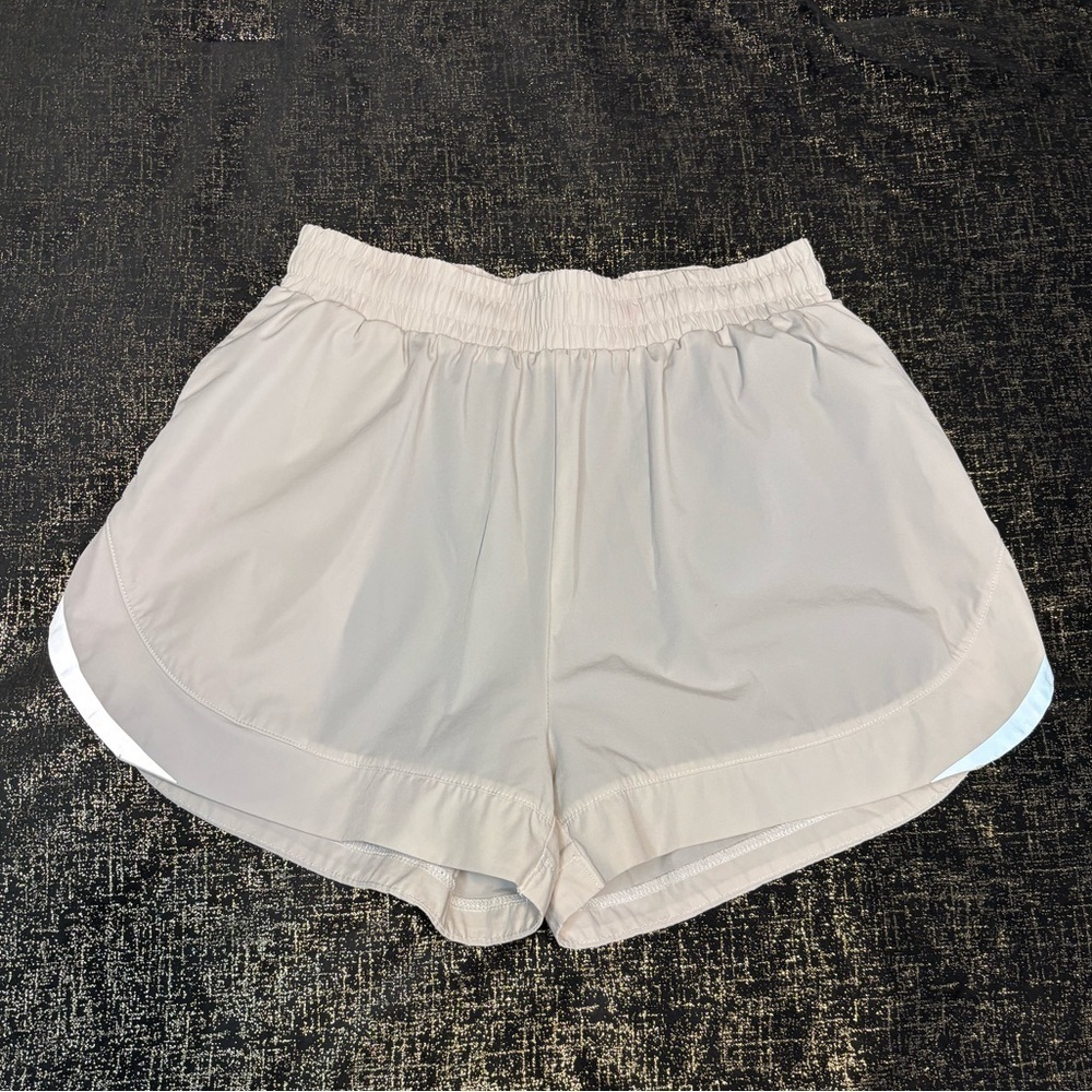Alphalete Athletics Women Gray Stride Shorts Double Layered - Picture 1 of 10